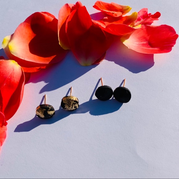 Matt Black with gold flakes🌟🌑 - Picture 4 of 4